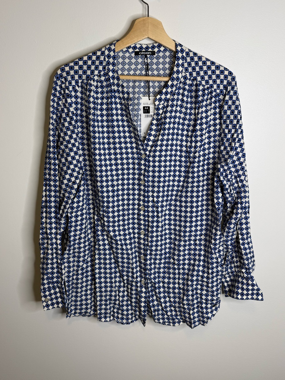 Olsen Navy and White Geometric Button-Down Blouse size 14/large NWT